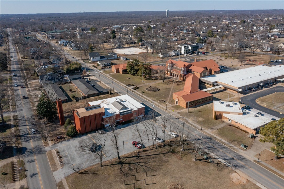 Property Photo:  406 W Central Avenue  AR 72712 