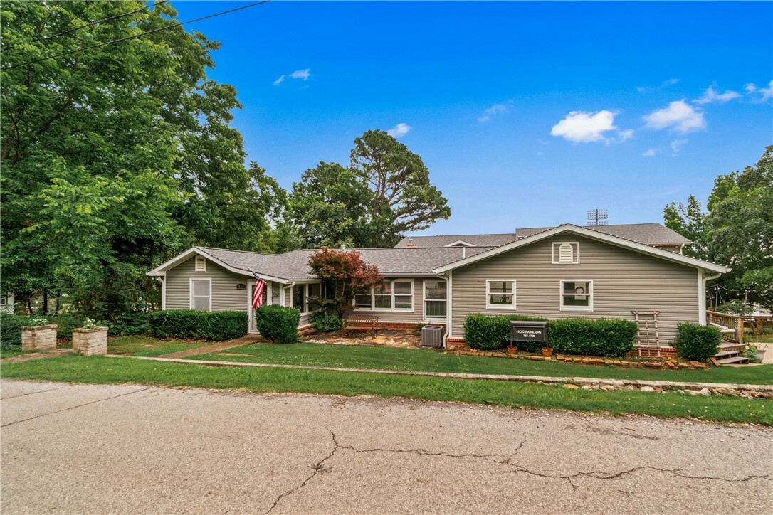 410 N Oliver Avenue  Fayetteville AR 72701 photo