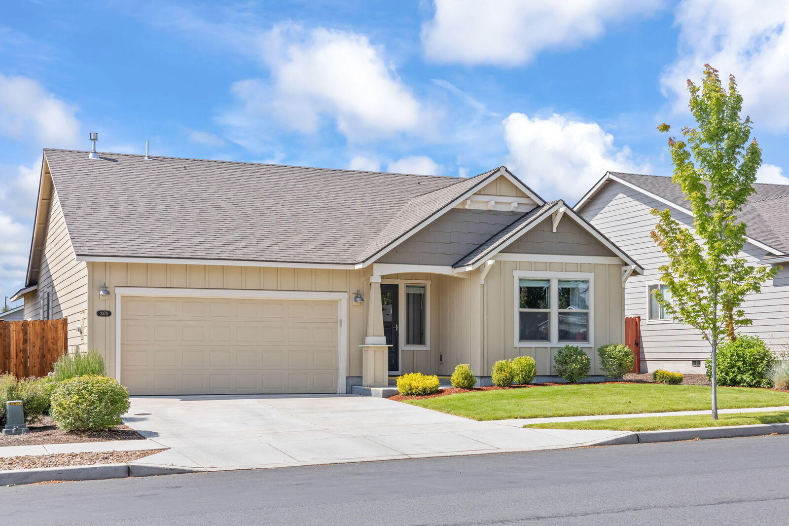 Property Photo:  2378 SW Metolius Avenue  OR 97756 