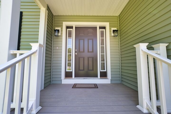 Property Photo:  526 Old Warren Road  MA 02777