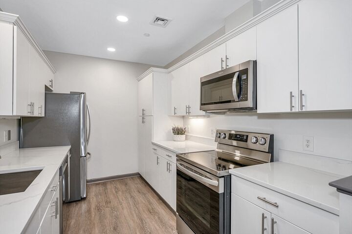 Property Photo: 70 Washington St 108 MA 01832