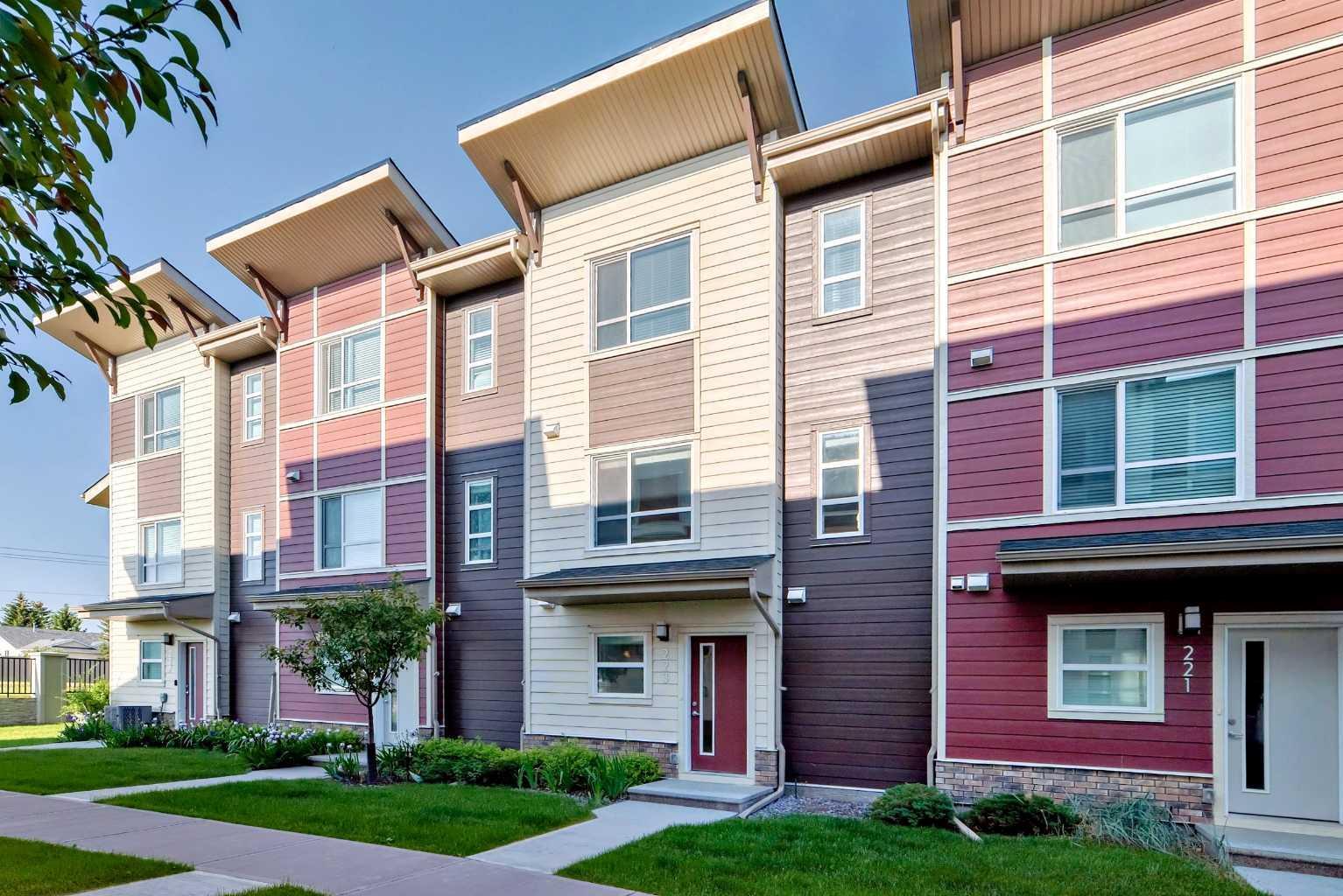 Property Photo: 223 Harvest Hills Common NE AB T3K 2M7