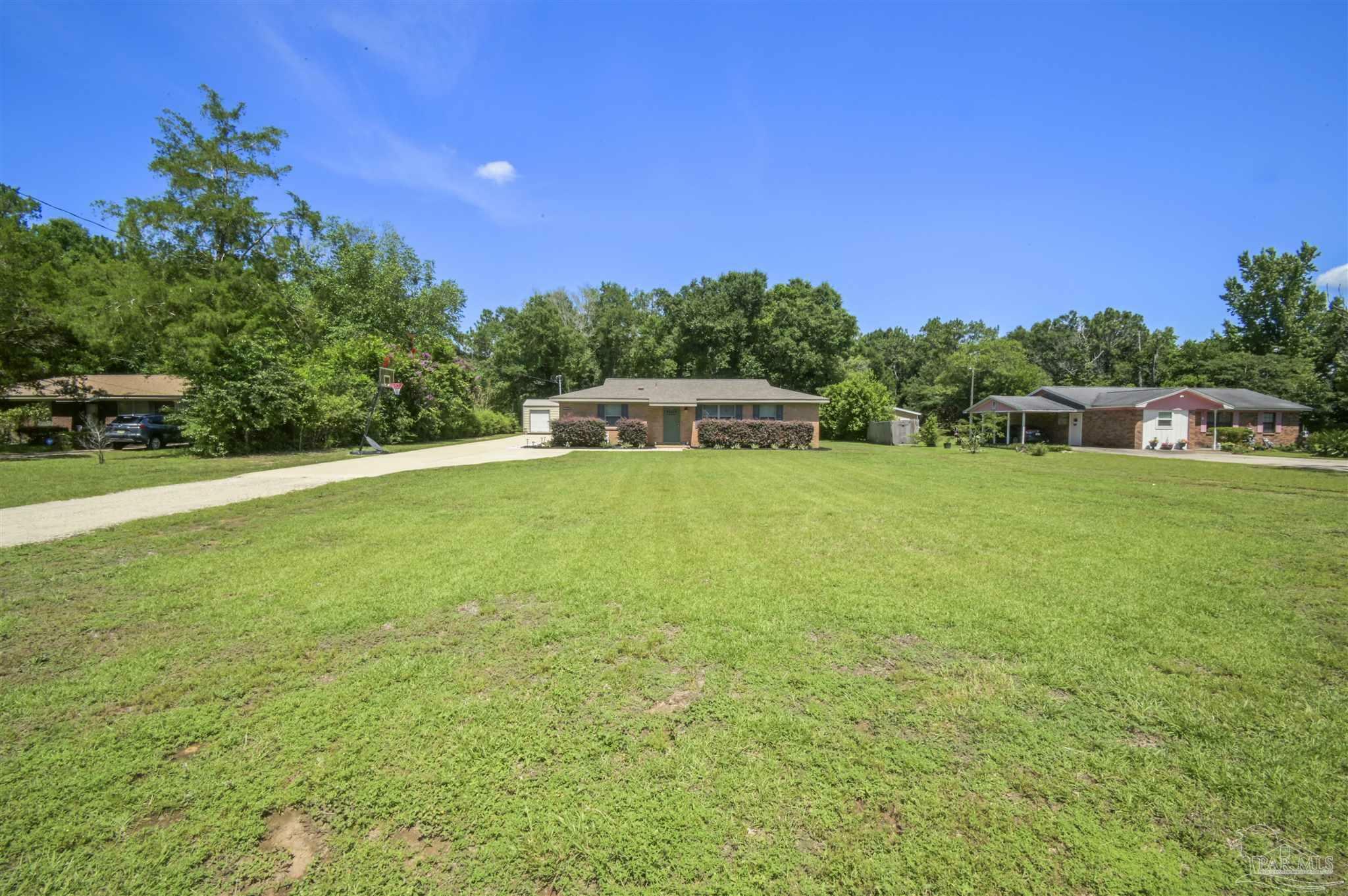 Property Photo: 5519 Royal St FL 32539