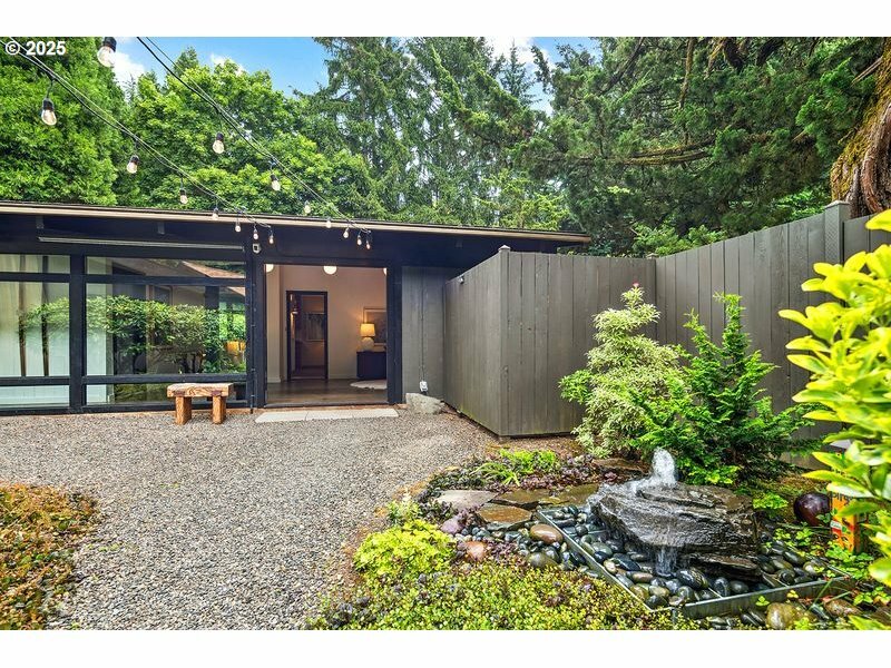 Property Photo:  7725 SW Stewart St  OR 97223 