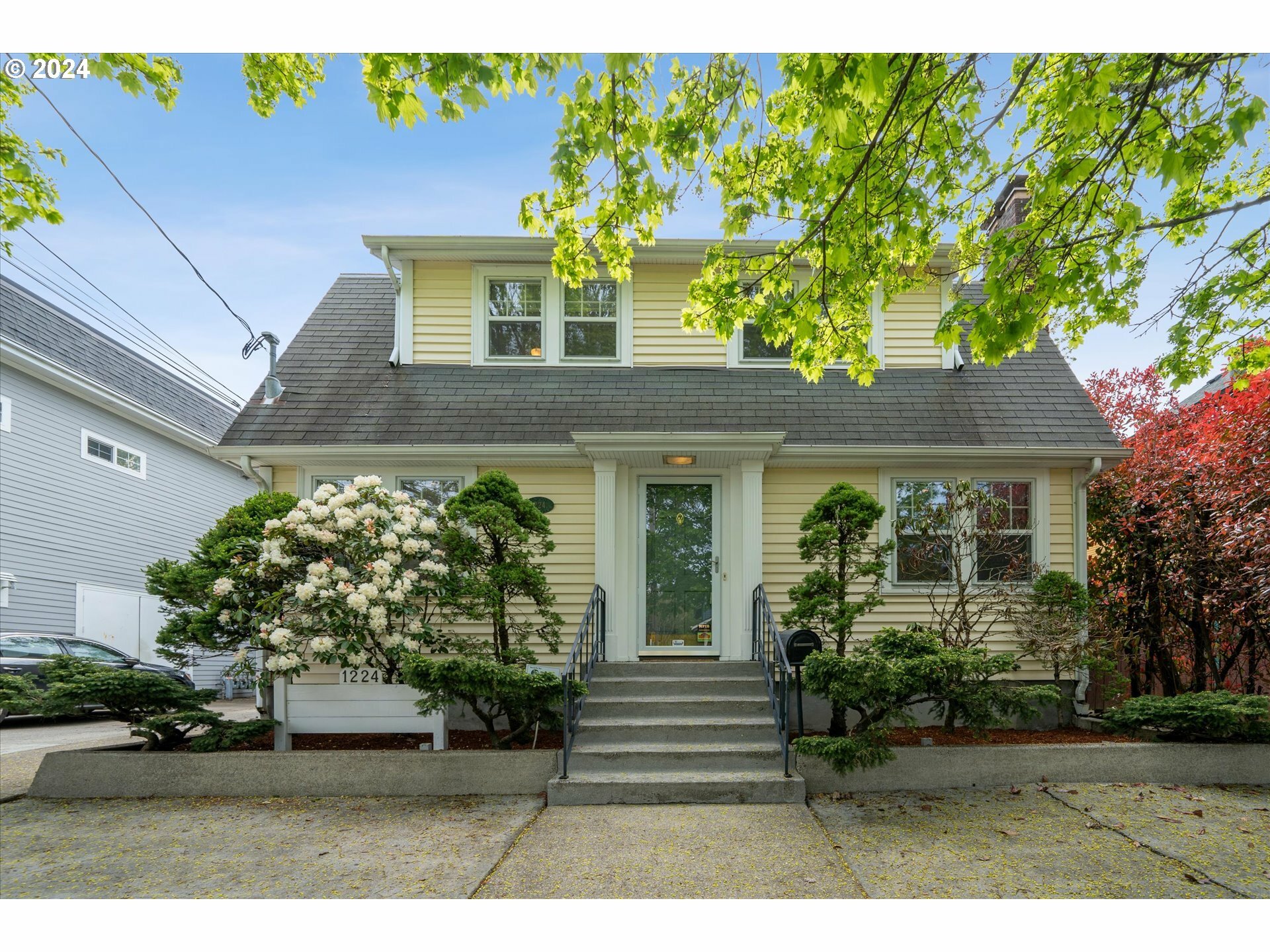 Property Photo: 1224 SE Malden St OR 97202