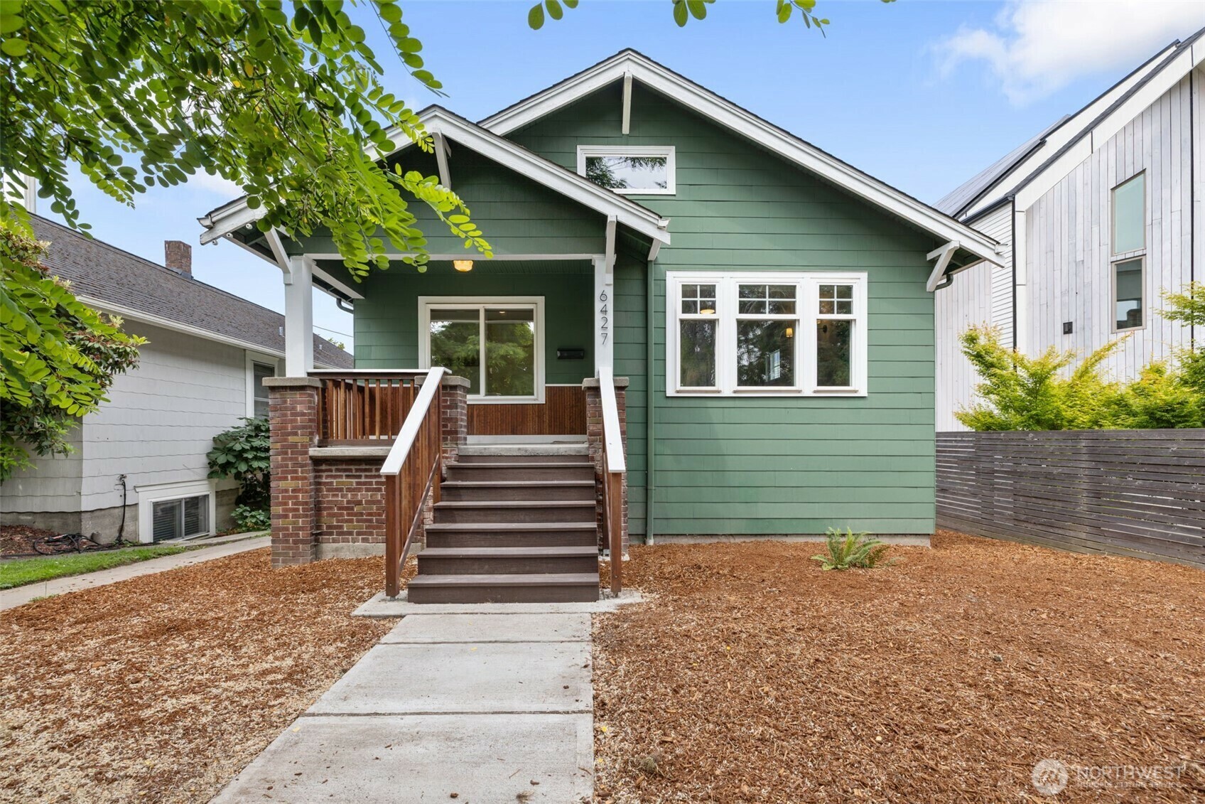 Property Photo: 6427 Flora Avenue S WA 98108