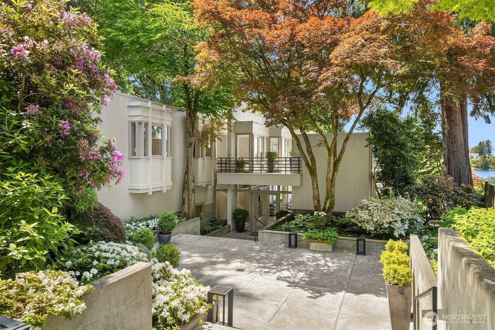 Property Photo:  3611  Hunts Point Road  WA 98004 