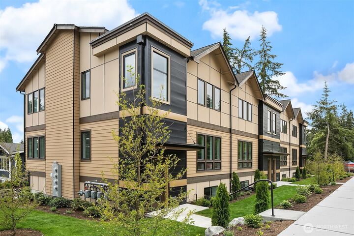 7528  215th Street SW 101  Edmonds WA 98026 photo