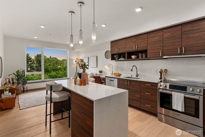 11903 NE 128th St 612  Kirkland WA 98034 photo