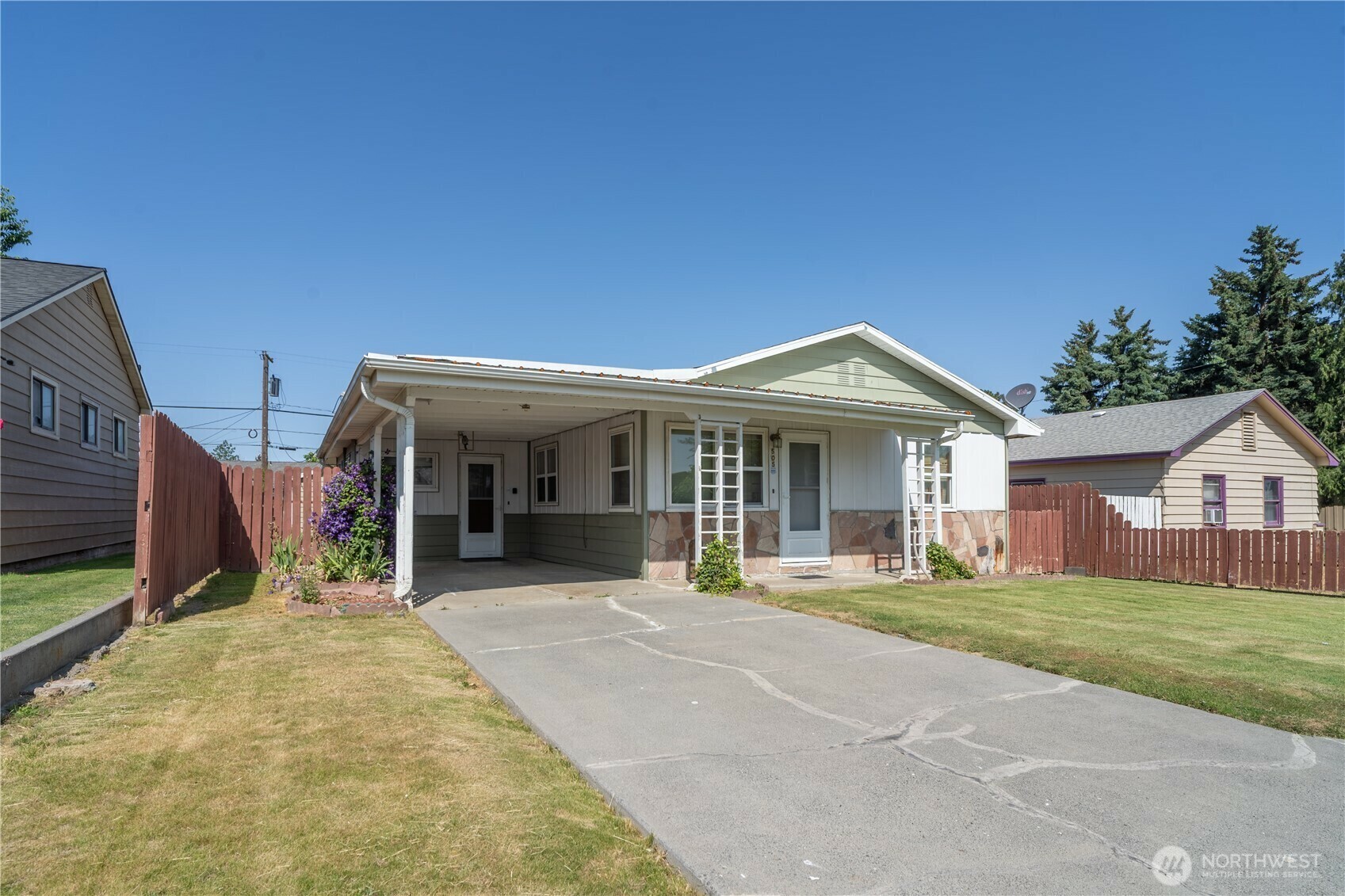 Property Photo:  505 S Ash Street  WA 98857 