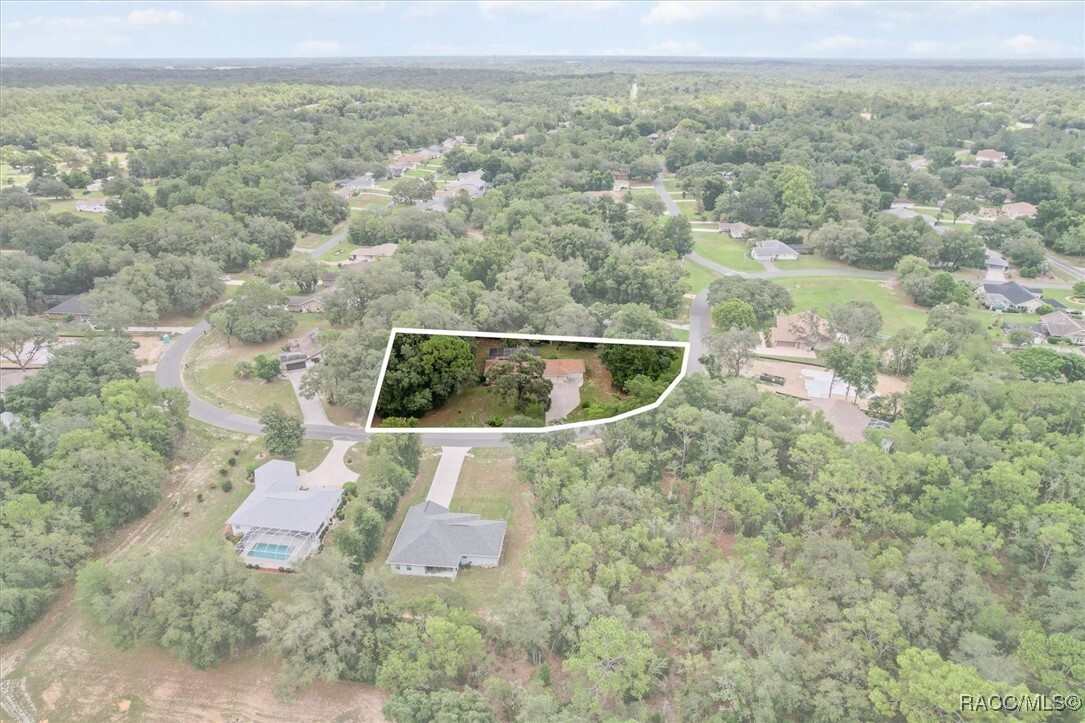 Property Photo: 1446 E Saint James Loop FL 34453