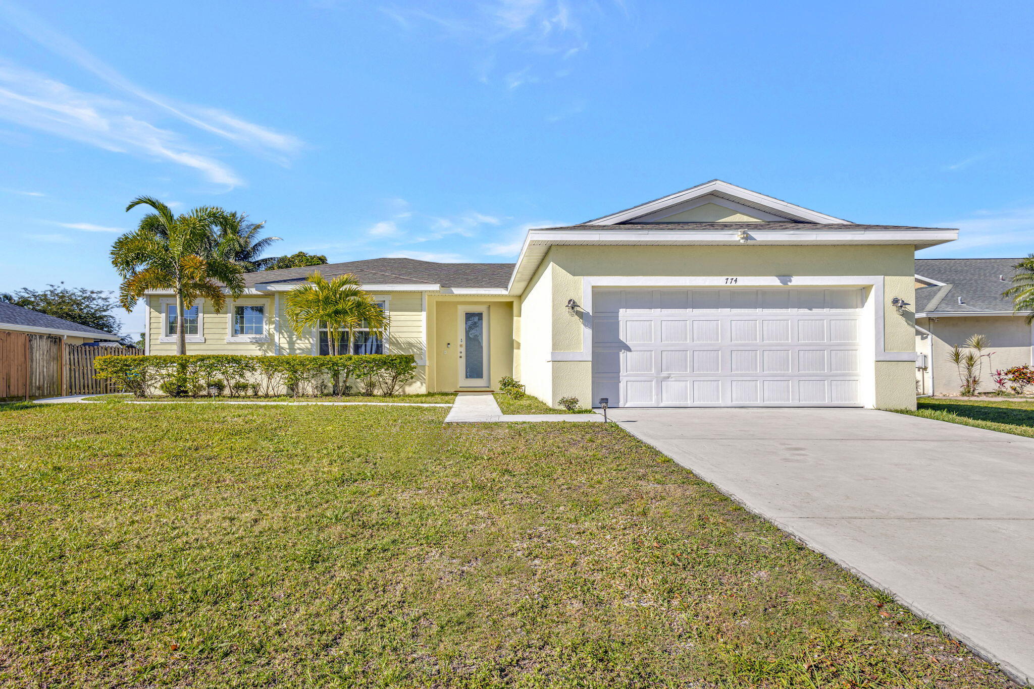 Property Photo: 774 SE Ablett Lane FL 34984