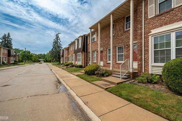 Property Photo: 19531 Ridgemont Street MI 48080