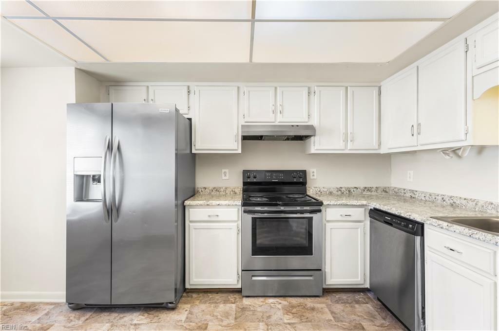 Property Photo: 900 Monarch Dr VA 23462
