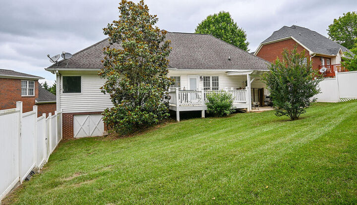 Property Photo:  1967 Weston Hills Drive NW  TN 37312 