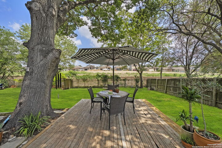 Property Photo: 6330 Meadow Haven TX 78239
