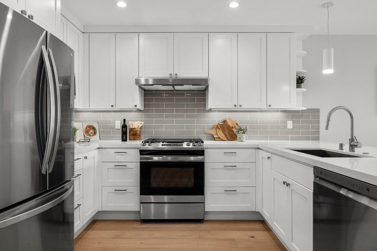 Property Photo: 30 Hermosa Avenue 201 CA 94030