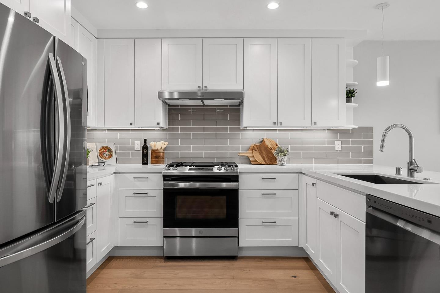 Property Photo: 30 Hermosa Avenue 201 CA 94030