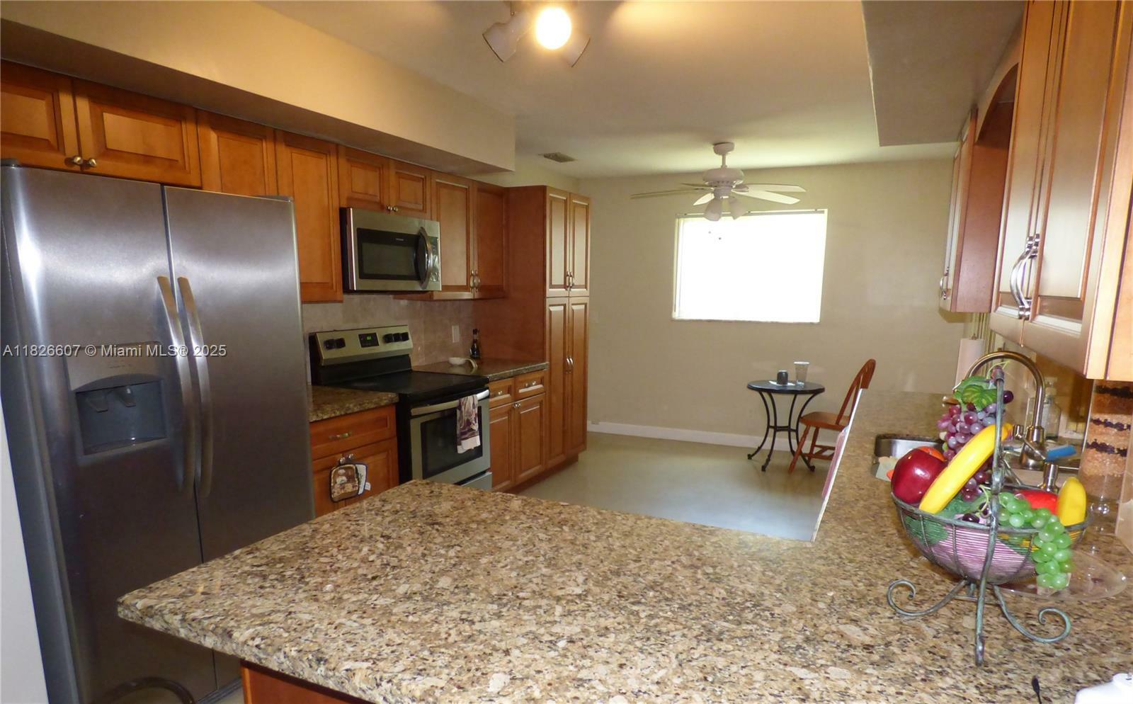 Property Photo: 5501 Johnson St FL 33021