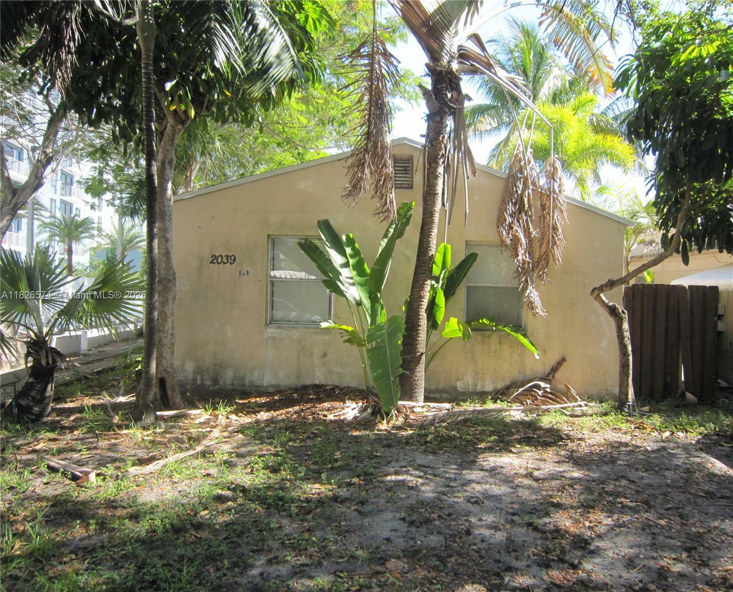 Property Photo: 2039 Taylor St A FL 33020