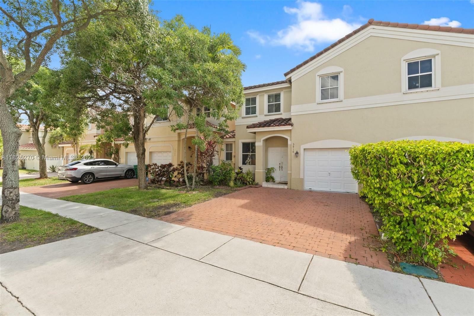 Property Photo: 3818 SW 171st Ter FL 33027