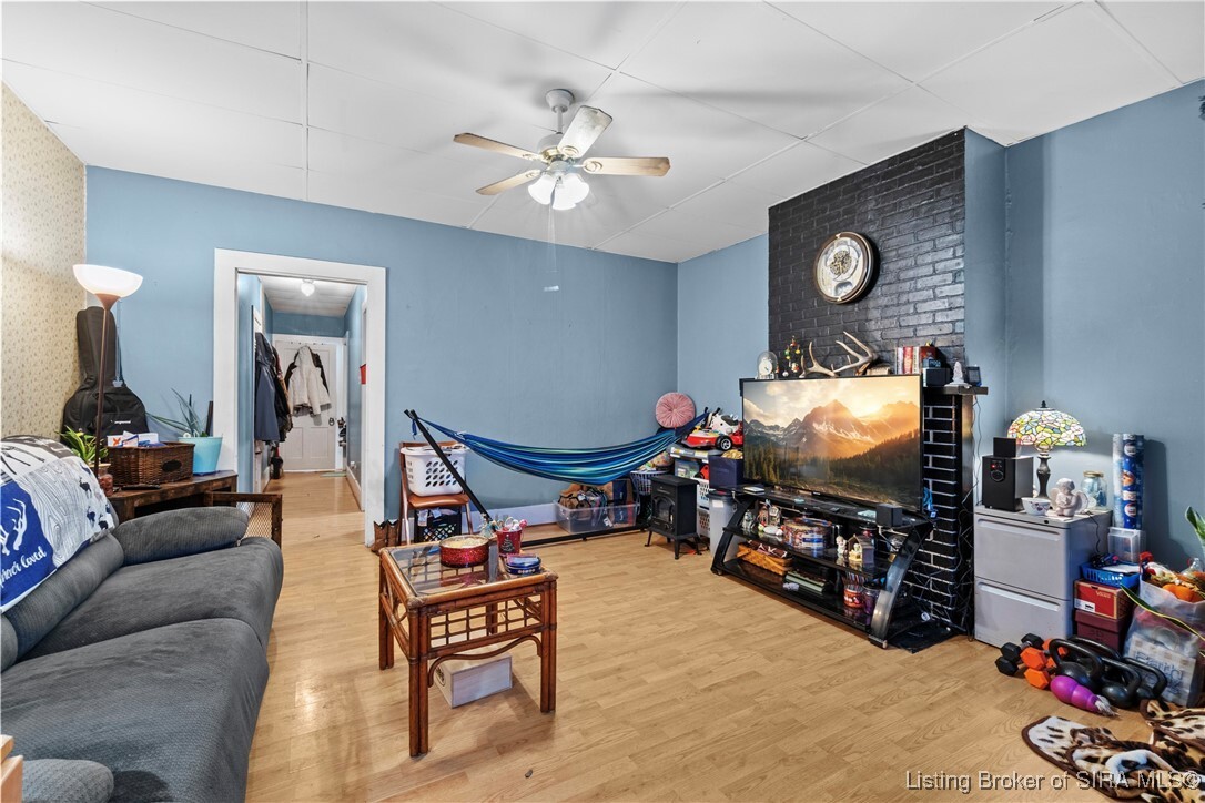 Property Photo: 337 E 15th Street IN 47150