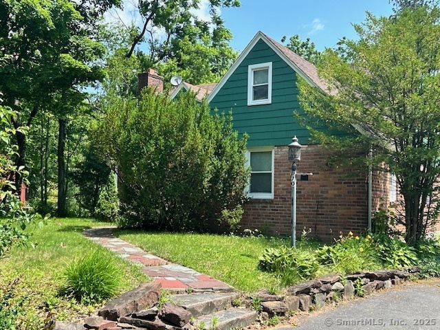 Property Photo: 70 Tunxis Avenue CT 06002