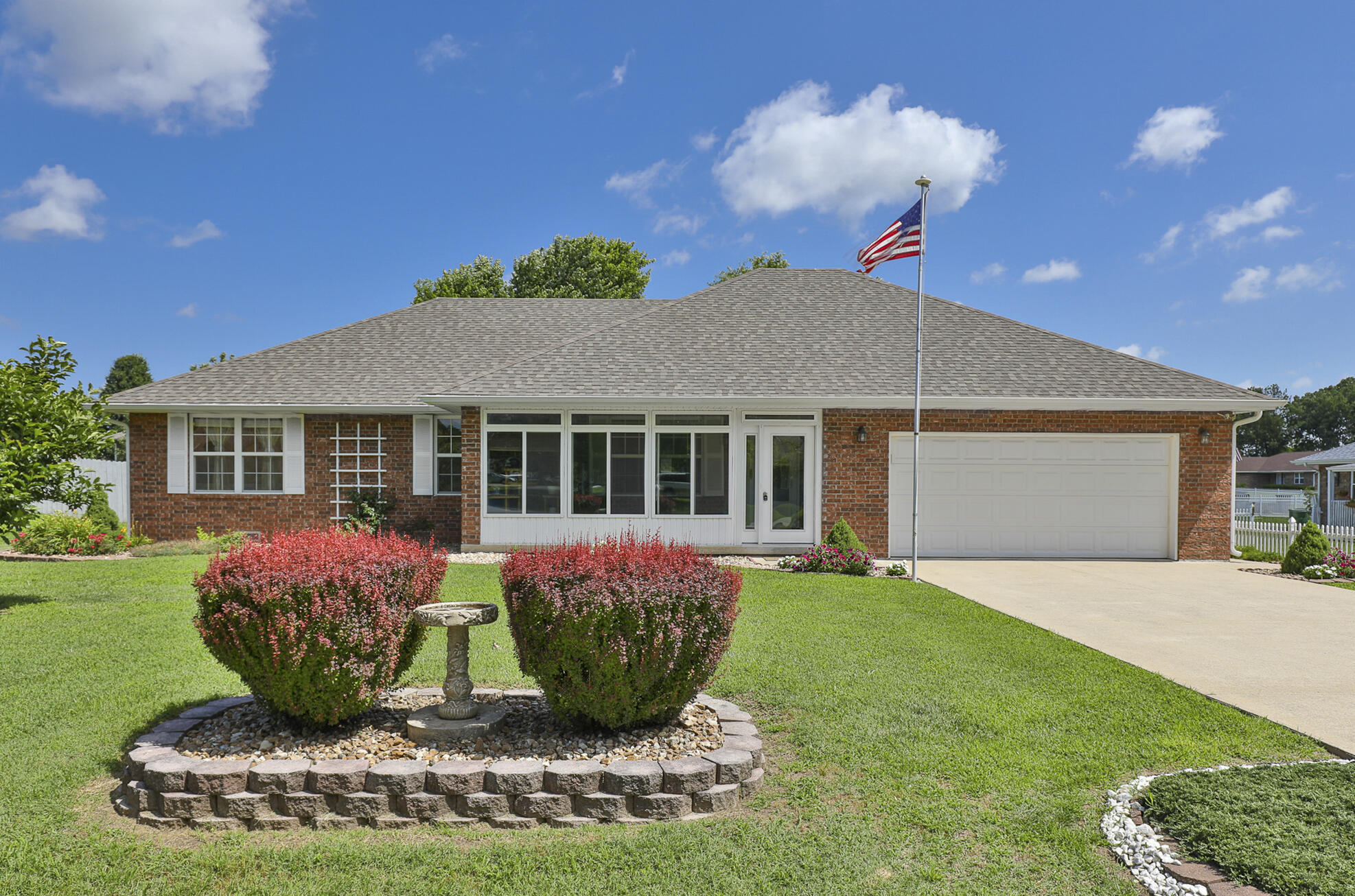 Property Photo: 745 E Lindon Street MO 65613