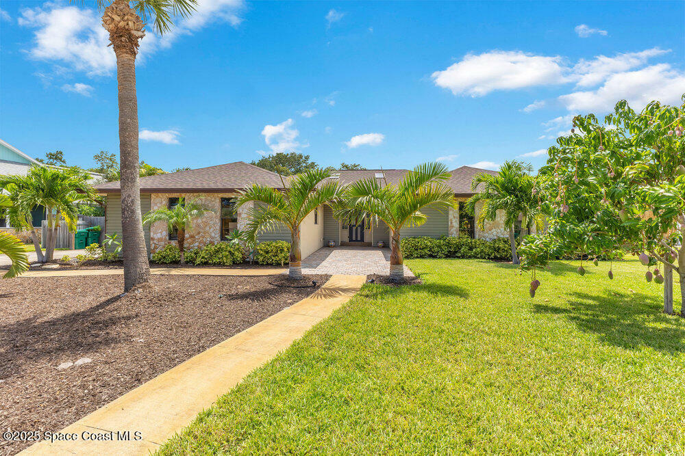 Property Photo:  7 Inwood Way  FL 32937 