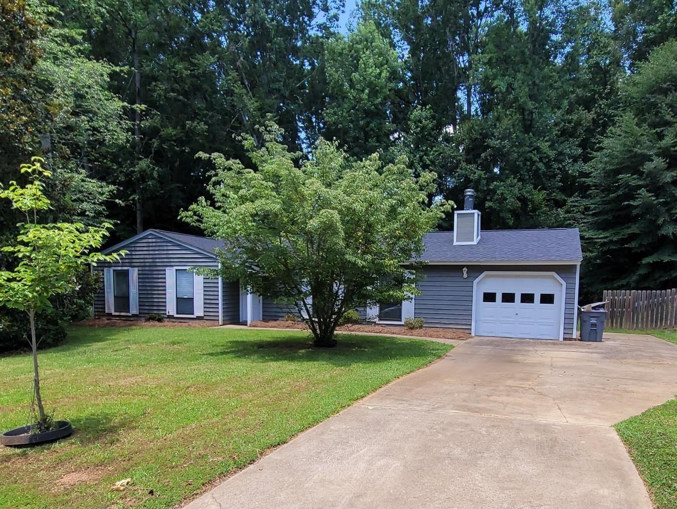 Property Photo: 183 Boxwood Ln SC 29307