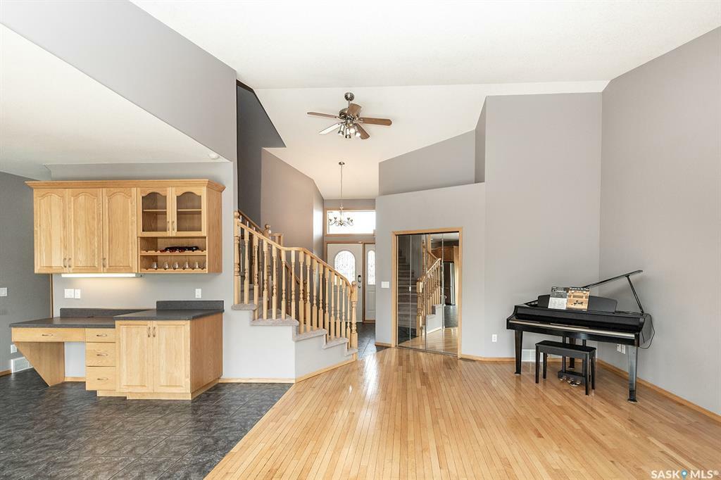 Property Photo: 334 Carr Crescent SK S7S 1M2