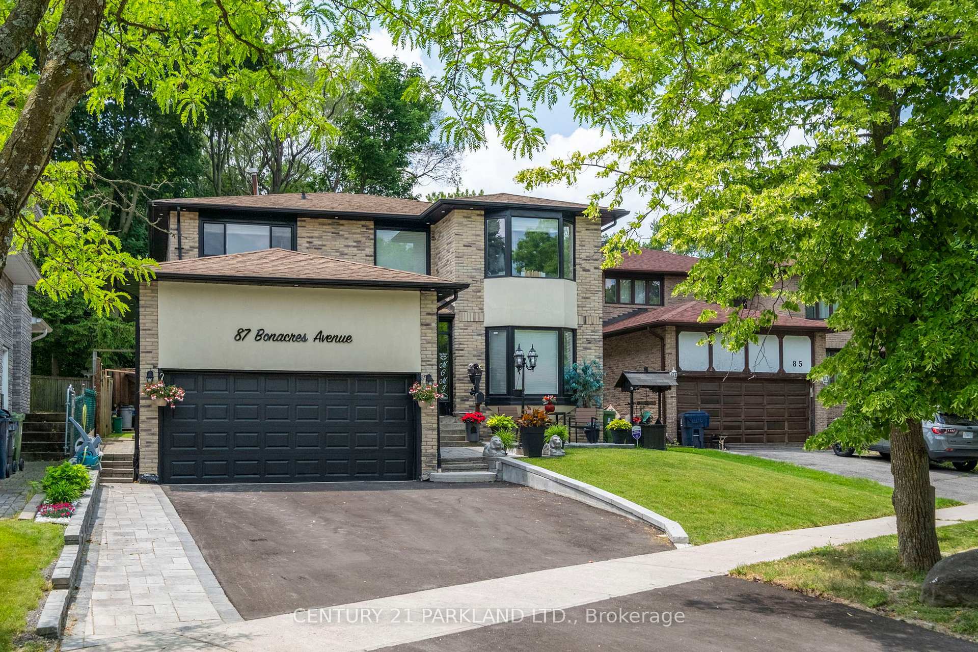 Property Photo: 87 Bonacres Avenue ON M1C 3B8