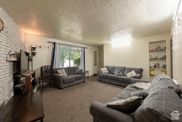Property Photo: 6204 S Jeremy Cir UT 84121