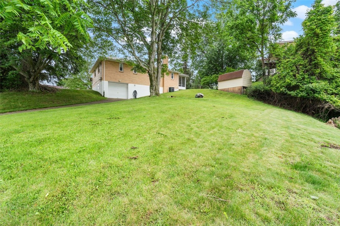 Property Photo: 200 Anderson Pl PA 15116