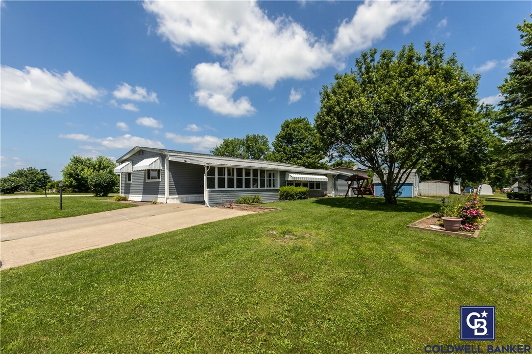 Property Photo: 437 Blue Jay Ln PA 15613