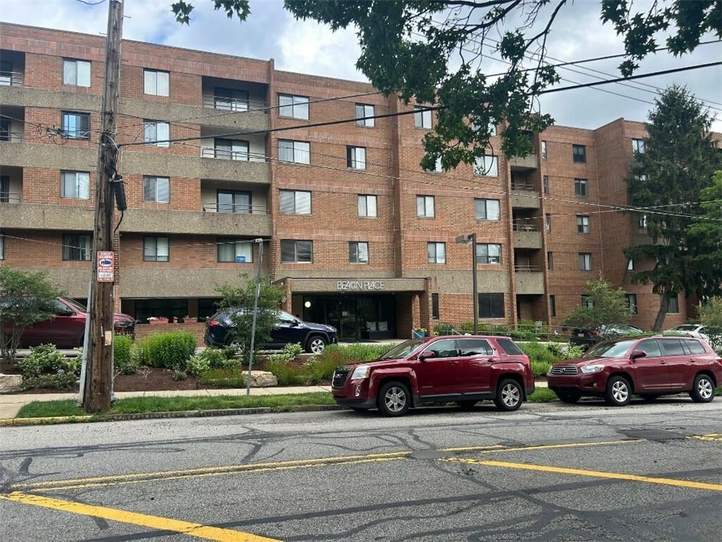 Property Photo: 5715 Beacon Street 511 PA 15217