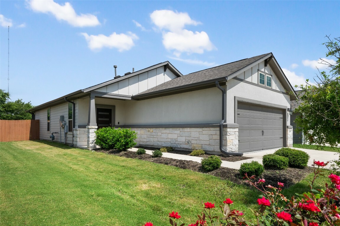 Property Photo: 1008 Kimblewick Drive TX 78626