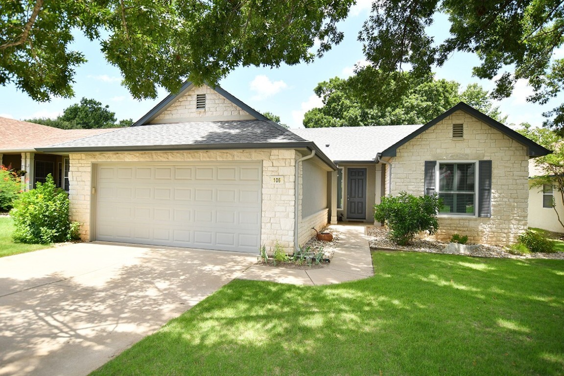 Property Photo: 106 Bass Street TX 78633