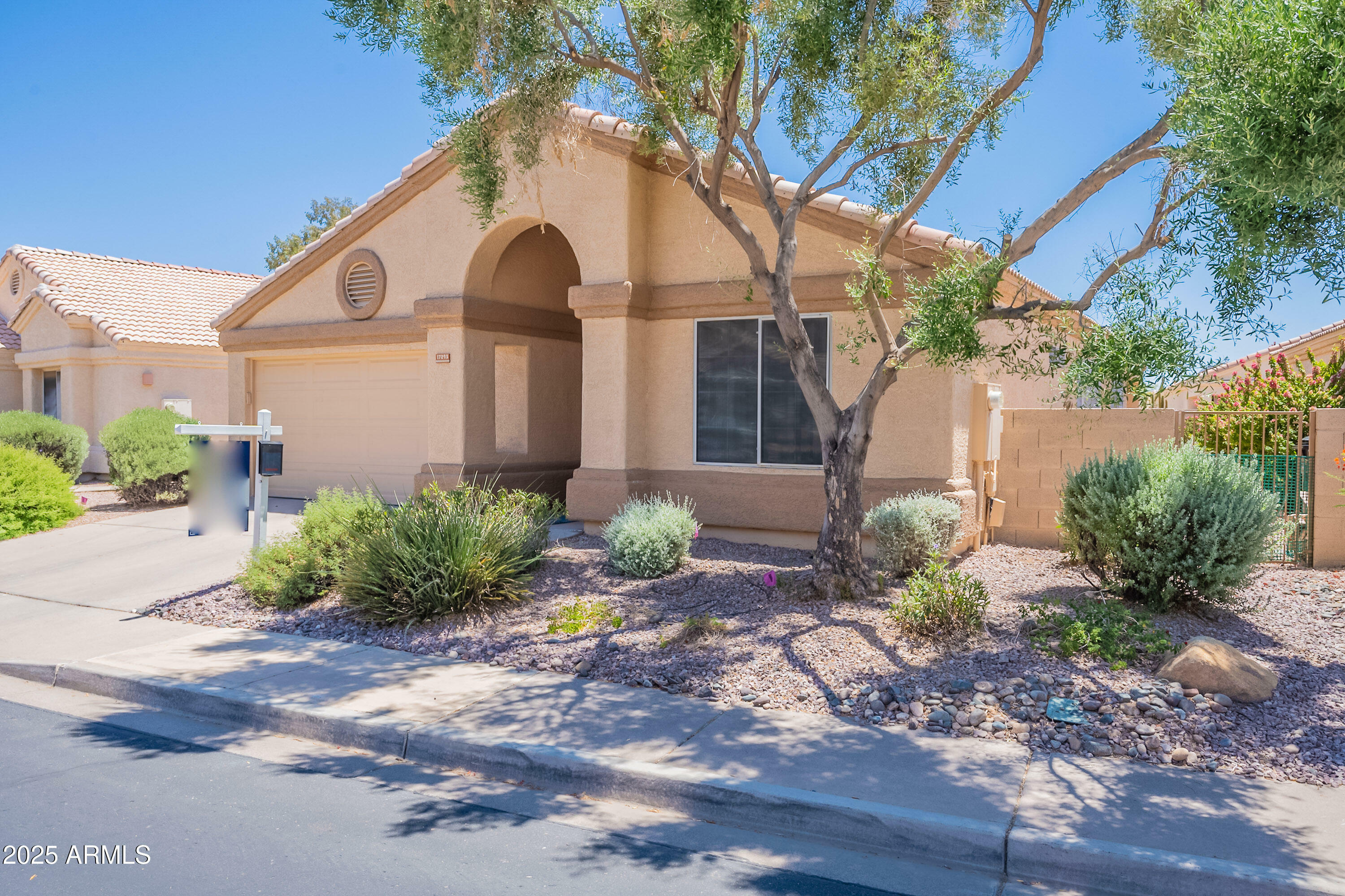 Property Photo: 17293 N Ponca Way AZ 85374