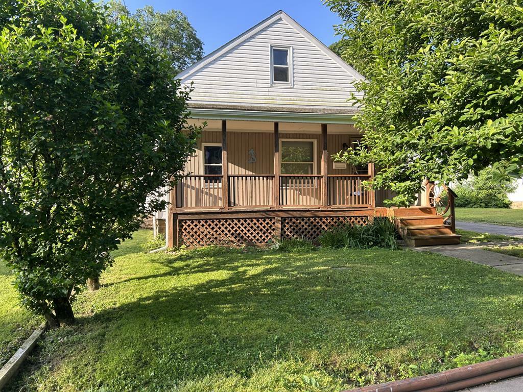 Property Photo: 315 Bank Street PA 16354