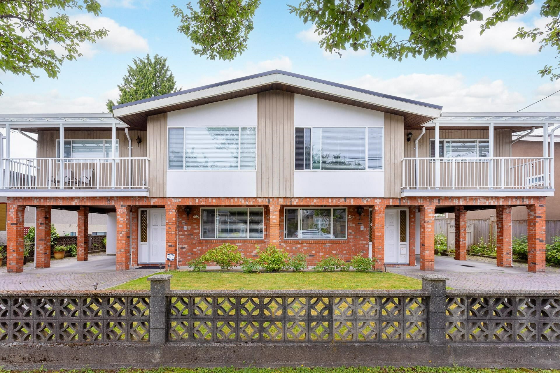 Property Photo: 867 869 Sperling Avenue BC V5B 4H7