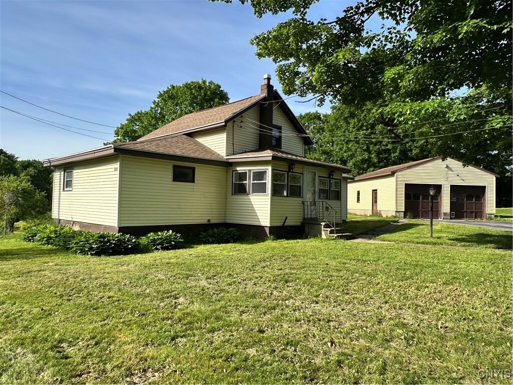 Property Photo: 727 Cr-6 NY 13069