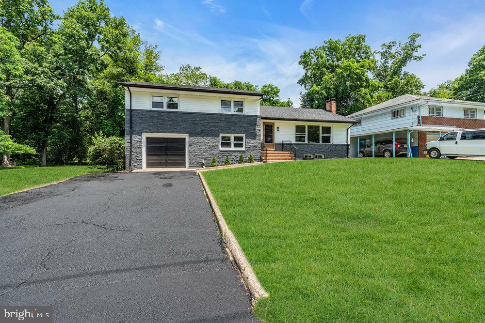 Property Photo: 1528 Stuyvesant Avenue NJ 08618