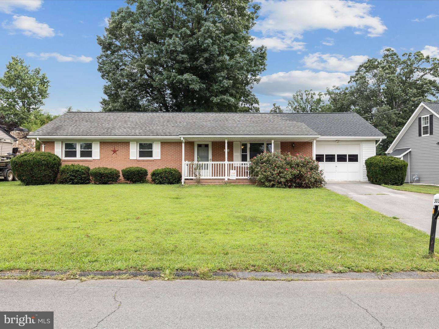 Property Photo:  303 Beechcroft Road  VA 22601 