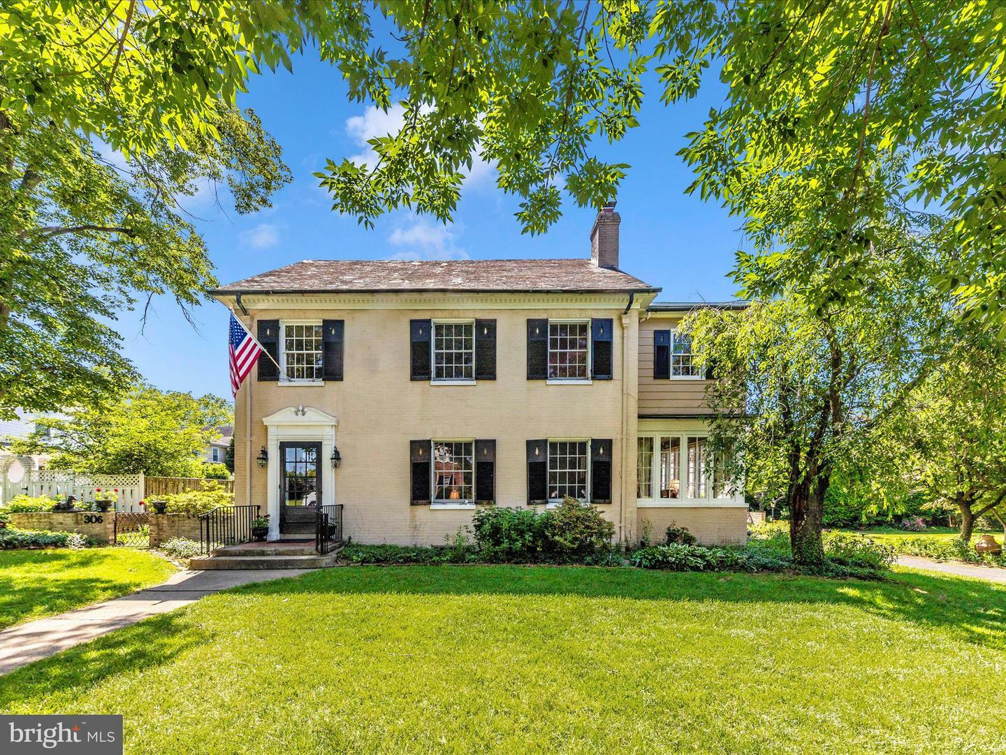 Property Photo:  306 Grove Boulevard  MD 21701 