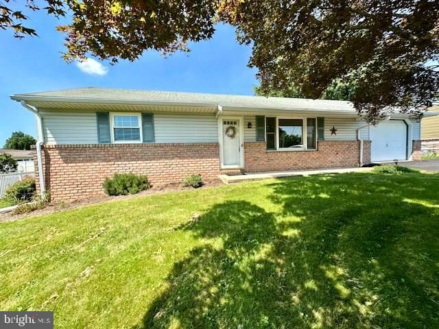 Property Photo: 747 Mechanic Street PA 17046