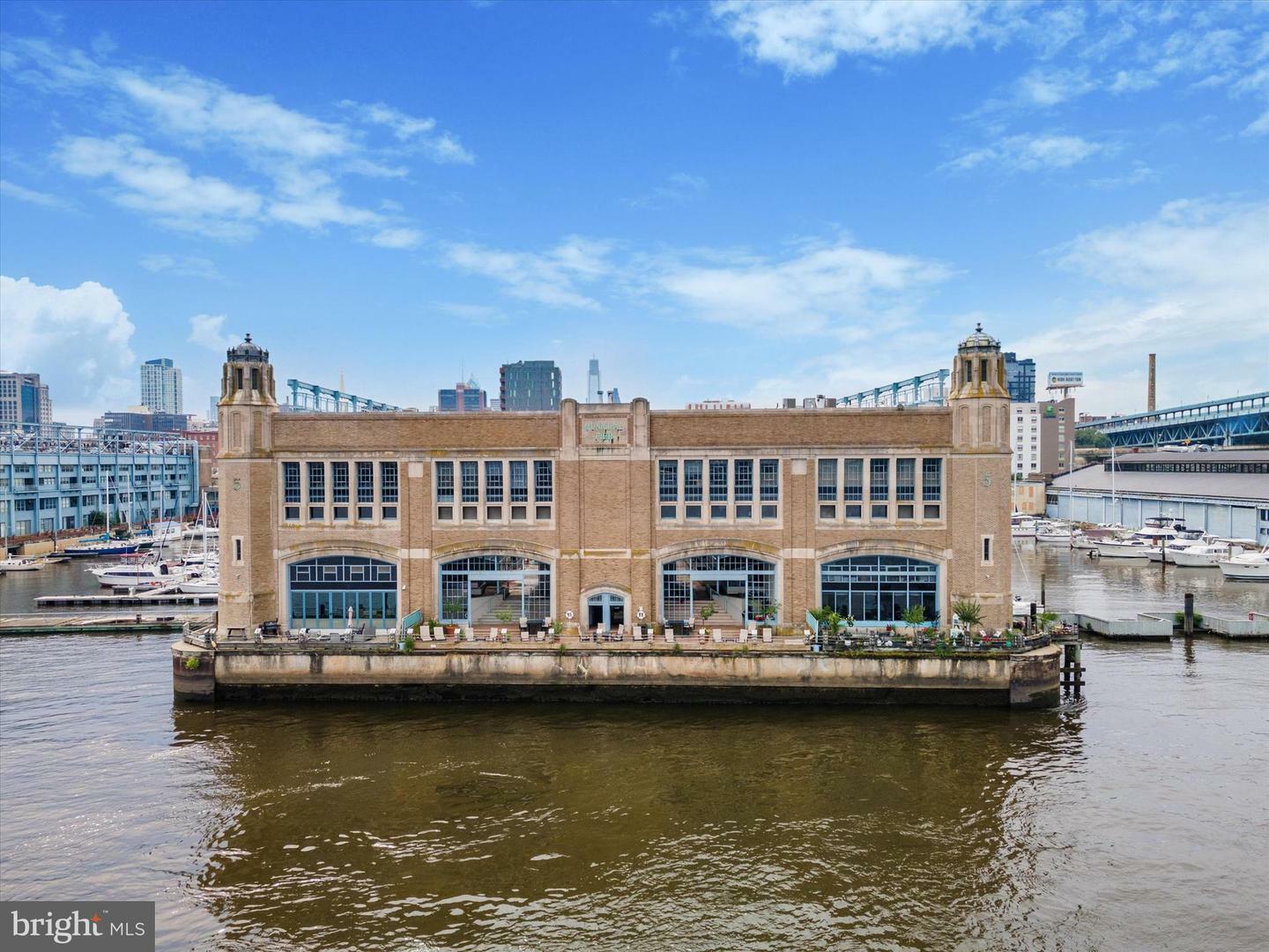 Property Photo: 7 N Christopher Columbus Boulevard 130 PA 19106