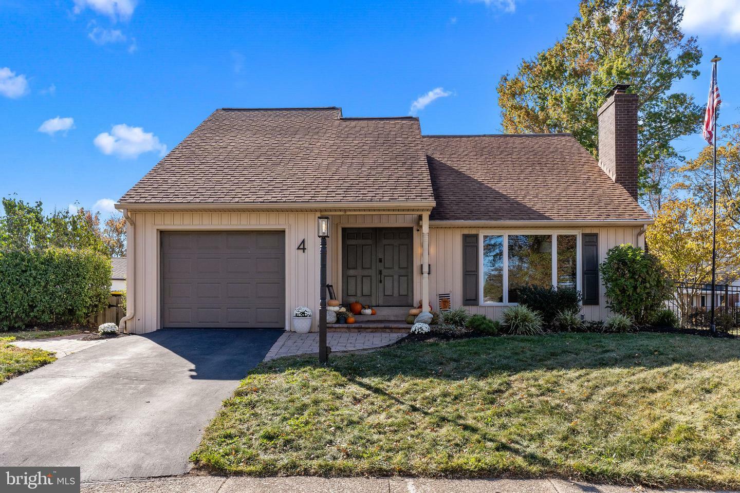 Property Photo:  4 Carousel Drive  PA 18969 