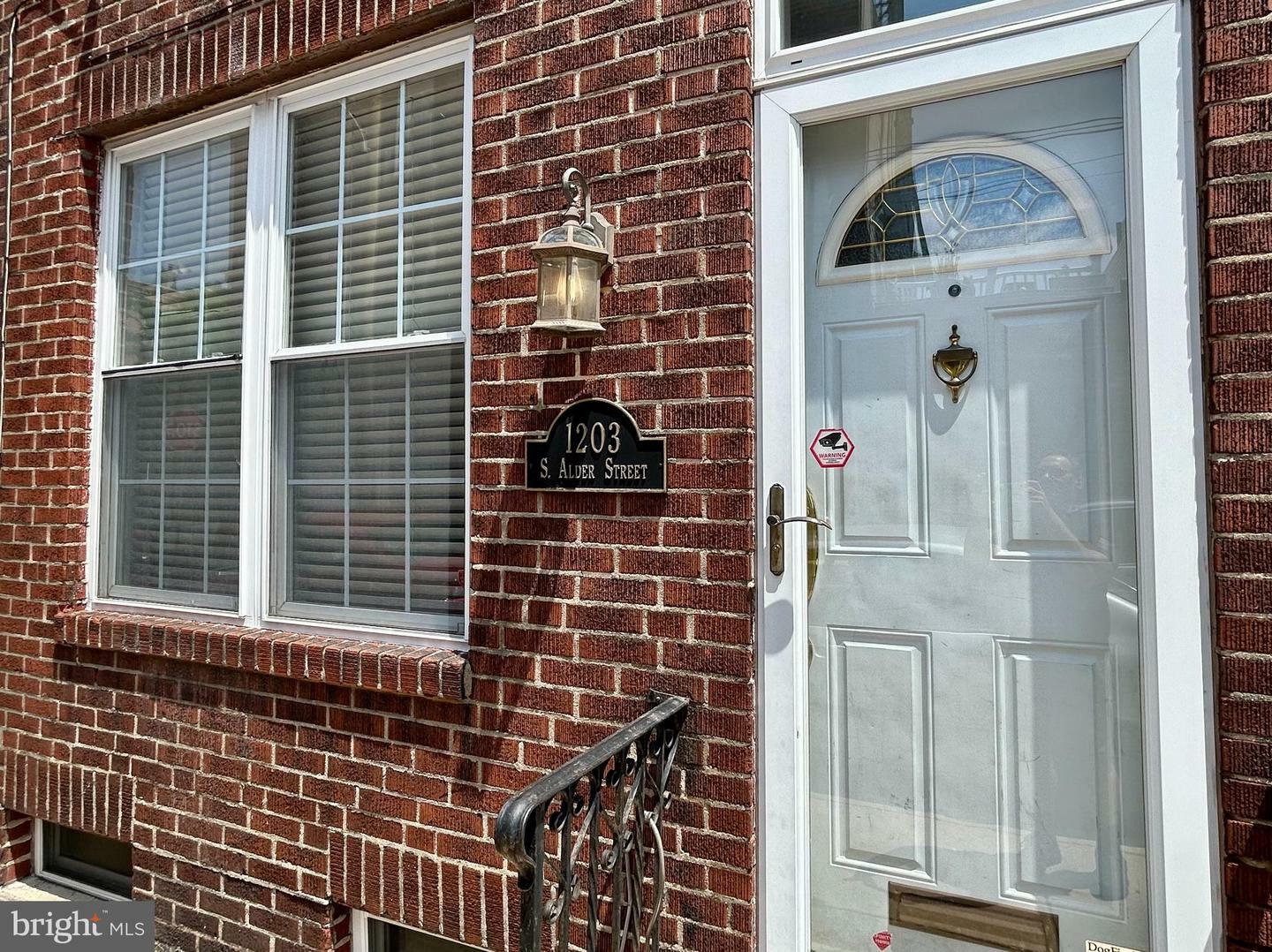 1203 S Alder Street  Philadelphia PA 19147 photo