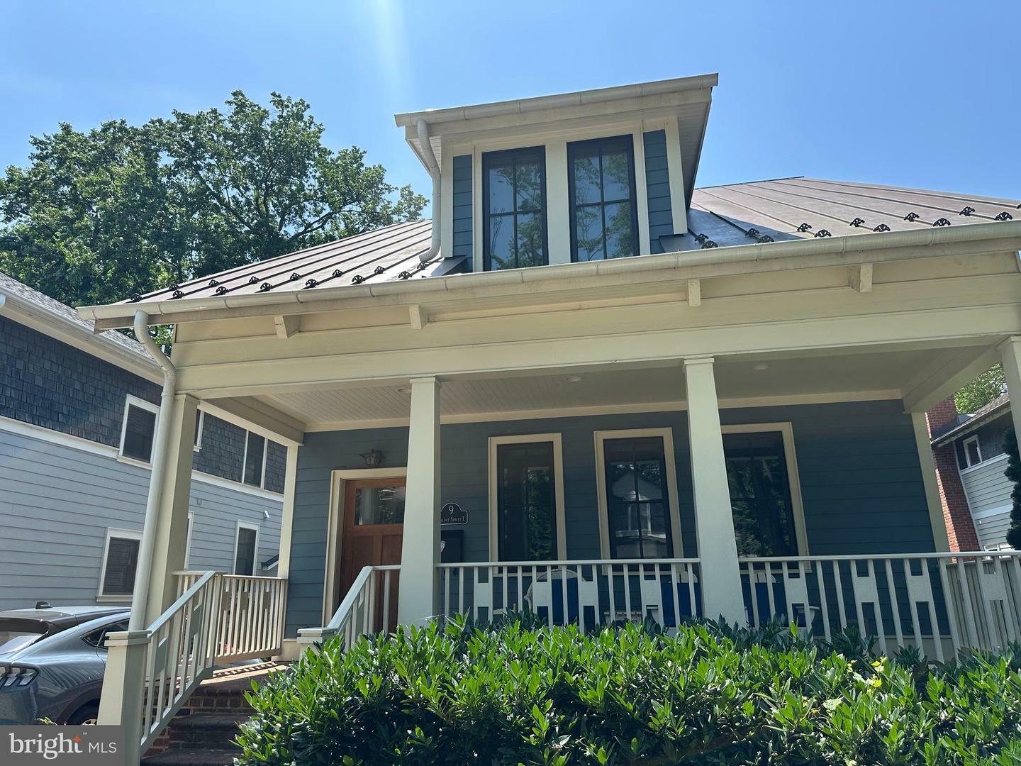 Property Photo: 9 E Walnut Street VA 22301